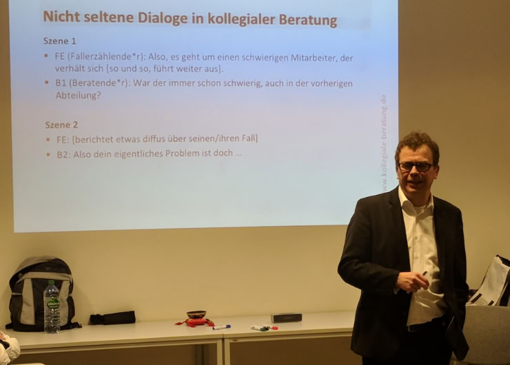 Dr. Kim-Oliver Tietze gibt Beispiele für ungünstige Dialogausschnitte